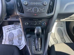 Used 2018  Ford Focus 4d Hatchback SE at Headlight Motor Group near Lewiston&comma; ME