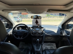 Used 2018  Ford Focus 4d Sedan Titanium at Headlight Motor Group near Lewiston&comma; ME