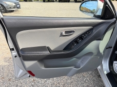 Used 2009  Hyundai Elantra 4d Sedan GLS Auto at Headlight Motor Group near Lewiston&comma; ME