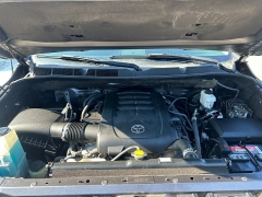 Used 2018  Toyota Tundra 4WD Double Cab SR 5&period;7L at Headlight Motor Group near Lewiston&comma; ME