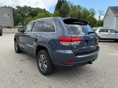 Used 2021  Jeep Grand Cherokee Limited 4x4 at Headlight Motor Group near Lewiston&comma; ME