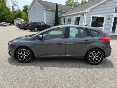 Used 2017  Ford Focus 4d Hatchback SEL at Headlight Motor Group near Lewiston&comma; ME