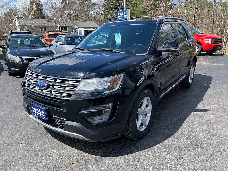 Used 2016  Ford Explorer 4d SUV 4WD XLT at Headlight Motor Group near Lewiston, ME