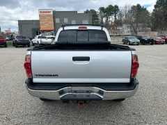 Used 2013  Toyota Tacoma 4WD Double Cab Short Bed Auto at Headlight Motor Group near Lewiston&comma; ME