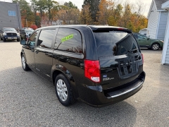 Used 2019  Dodge Grand Caravan 4d Wagon SE at Headlight Motor Group near Lewiston&comma; ME