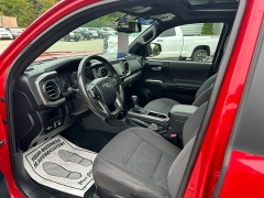 Used 2017  Toyota Tacoma 4WD Double Cab TRD Off-Road Auto at Headlight Motor Group near Lewiston, ME