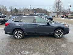 Used 2017  Subaru Outback 4d SUV 2&period;5i Limited at Headlight Motor Group near Lewiston&comma; ME