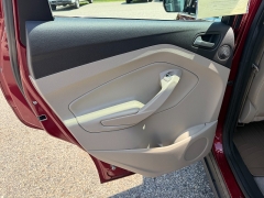 Used 2015  Ford C-MAX Hybrid 4d Hatchback SEL at Headlight Motor Group near Lewiston&comma; ME
