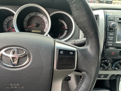 Used 2013  Toyota Tacoma 4WD Access Cab Auto at Headlight Motor Group near Lewiston&comma; ME