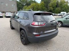 Used 2020  Jeep Cherokee 4d SUV 4WD Latitude Plus Altitude 2&period;4L at Headlight Motor Group near Lewiston&comma; ME