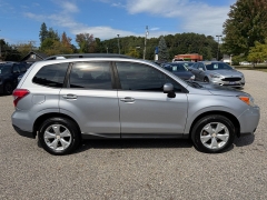 Used 2016  Subaru Forester 4d SUV i Premium CVT at Headlight Motor Group near Lewiston&comma; ME