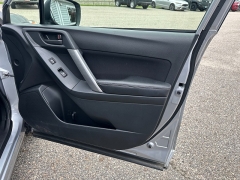 Used 2016  Subaru Forester 4d SUV i Premium CVT at Headlight Motor Group near Lewiston&comma; ME