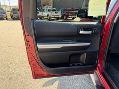 Used 2014  Toyota Tundra 4WD CrewMax SR5 5&period;7L at Headlight Motor Group near Lewiston&comma; ME