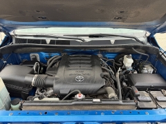 Used 2018  Toyota Tundra 4WD Double Cab SR5 5&period;7L at Headlight Motor Group near Lewiston&comma; ME