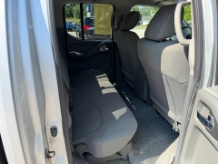 Used 2016  Nissan Frontier 4WD Crew Cab SV Auto at Headlight Motor Group near Lewiston&comma; ME