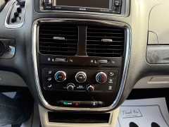 Used 2019  Dodge Grand Caravan 4d Wagon SE at Headlight Motor Group near Lewiston&comma; ME
