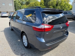 Used 2017  Toyota Sienna 4d Wagon XLE Premium AWD at Headlight Motor Group near Lewiston&comma; ME