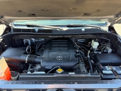 Used 2014  Toyota Tundra 4WD Double Cab SR5 5&period;7L at Headlight Motor Group near Lewiston&comma; ME