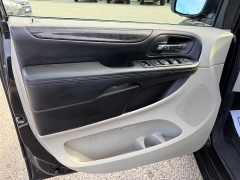 Used 2019  Dodge Grand Caravan 4d Wagon SE at Headlight Motor Group near Lewiston&comma; ME