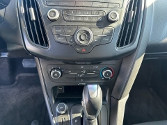 Used 2015  Ford Focus 4d Hatchback SE at Headlight Motor Group near Lewiston&comma; ME