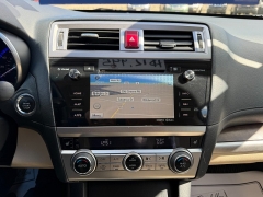 Used 2016  Subaru Outback 4d SUV i Limited at Headlight Motor Group near Lewiston&comma; ME
