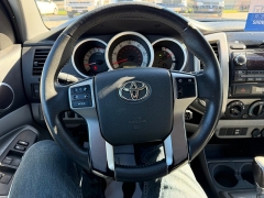 Used 2012  Toyota Tacoma 4WD Double Cab Short Bed Auto at Headlight Motor Group near Lewiston&comma; ME
