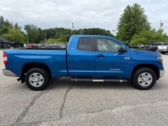 Used 2018  Toyota Tundra 4WD Double Cab SR5 5&period;7L at Headlight Motor Group near Lewiston&comma; ME