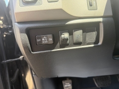 Used 2013  Toyota Tundra 4WD Double Cab 5&period;7L at Headlight Motor Group near Lewiston&comma; ME