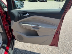 Used 2015  Ford C-MAX Hybrid 4d Hatchback SEL at Headlight Motor Group near Lewiston&comma; ME