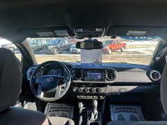 Used 2017  Toyota Tacoma 4WD Double Cab TRD Off-Road Auto at Headlight Motor Group near Lewiston&comma; ME