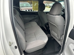 Used 2015  Toyota Tacoma 4WD Double Cab Long Bed at Headlight Motor Group near Lewiston&comma; ME