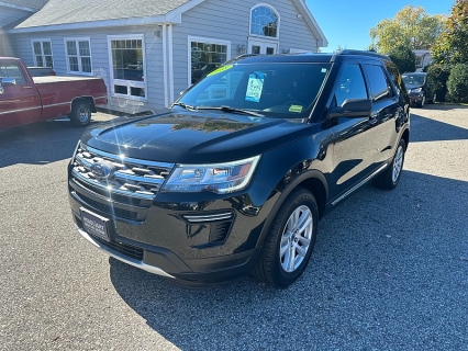 Used 2018 Ford Explorer 4d SUV 4WD XLT Ecoboost at Headlight Motor Group near Lewiston, ME