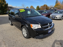 Used 2019  Dodge Grand Caravan 4d Wagon SE at Headlight Motor Group near Lewiston&comma; ME