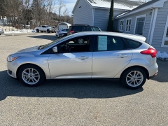 Used 2018  Ford Focus 4d Hatchback SE at Headlight Motor Group near Lewiston&comma; ME