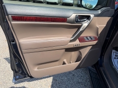 Used 2017  Lexus GX GX 460 4WD at Headlight Motor Group near Lewiston&comma; ME