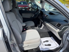 Used 2016  Subaru Forester 4d SUV i Premium CVT at Headlight Motor Group near Lewiston&comma; ME