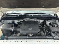 Used 2014  Toyota Tundra 4WD CrewMax SR5 5&period;7L at Headlight Motor Group near Lewiston&comma; ME
