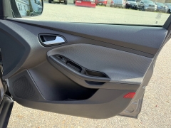 Used 2014  Ford Focus 4d Hatchback SE at Headlight Motor Group near Lewiston&comma; ME