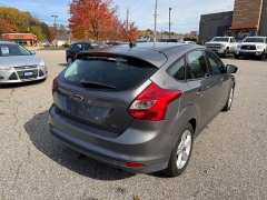 Used 2014  Ford Focus 4d Hatchback SE at Headlight Motor Group near Lewiston&comma; ME