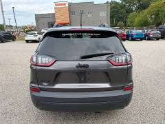 Used 2020  Jeep Cherokee 4d SUV 4WD Latitude Plus Altitude 2&period;4L at Headlight Motor Group near Lewiston&comma; ME