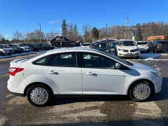 Used 2014  Ford Focus 4d Sedan SE at Headlight Motor Group near Lewiston&comma; ME