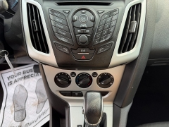 Used 2014  Ford Focus 4d Sedan SE at Headlight Motor Group near Lewiston&comma; ME