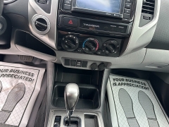 Used 2015  Toyota Tacoma 4WD Double Cab Long Bed at Headlight Motor Group near Lewiston&comma; ME