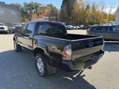 Used 2012  Toyota Tacoma 4WD Double Cab Short Bed Auto at Headlight Motor Group near Lewiston&comma; ME