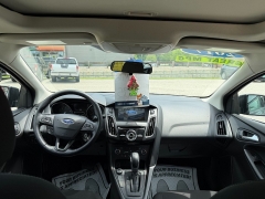 Used 2017  Ford Focus 4d Hatchback SEL at Headlight Motor Group near Lewiston&comma; ME