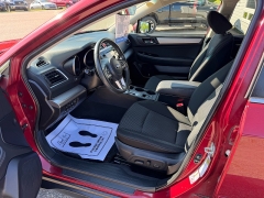 Used 2017  Subaru Outback 4d SUV 2&period;5i Premium at Headlight Motor Group near Lewiston&comma; ME