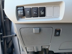 Used 2017  Toyota Sienna 4d Wagon XLE Premium AWD at Headlight Motor Group near Lewiston&comma; ME