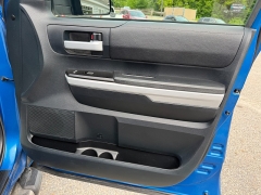 Used 2018  Toyota Tundra 4WD Double Cab SR5 5&period;7L at Headlight Motor Group near Lewiston&comma; ME