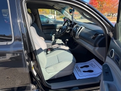 Used 2012  Toyota Tacoma 4WD Double Cab Short Bed Auto at Headlight Motor Group near Lewiston&comma; ME