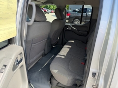 Used 2016  Nissan Frontier 4WD Crew Cab SV Auto at Headlight Motor Group near Lewiston&comma; ME